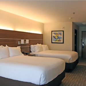 Standard Queen Room Two Queen Beds